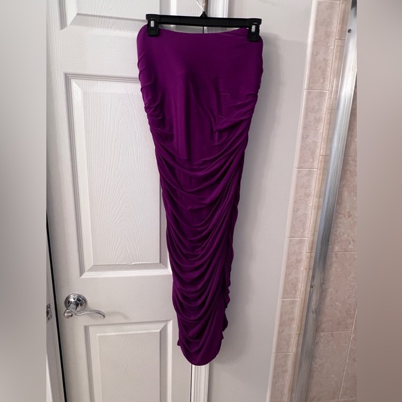 Fashion Nova purple strapless dress - Picture 3 of 5